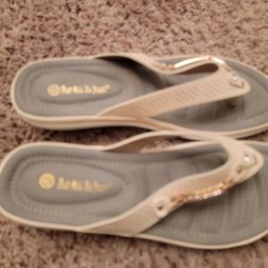 Women's sandals Size 9